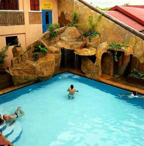 Rockpoint Hotsprings Resort .